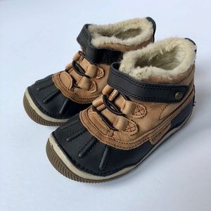 Stride rite boots toddler size 6.5